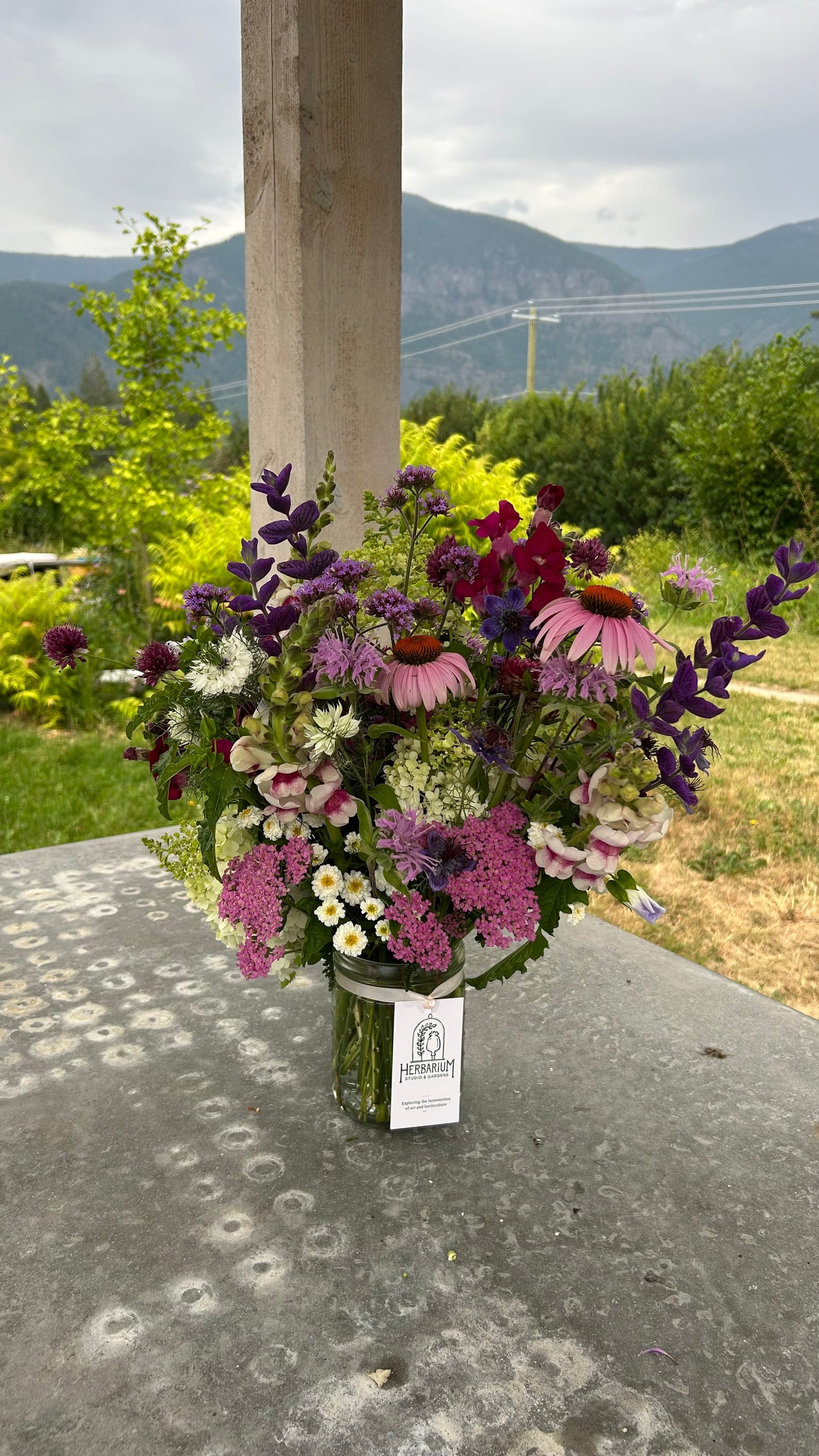 Gardens Choice Vase Arrangement