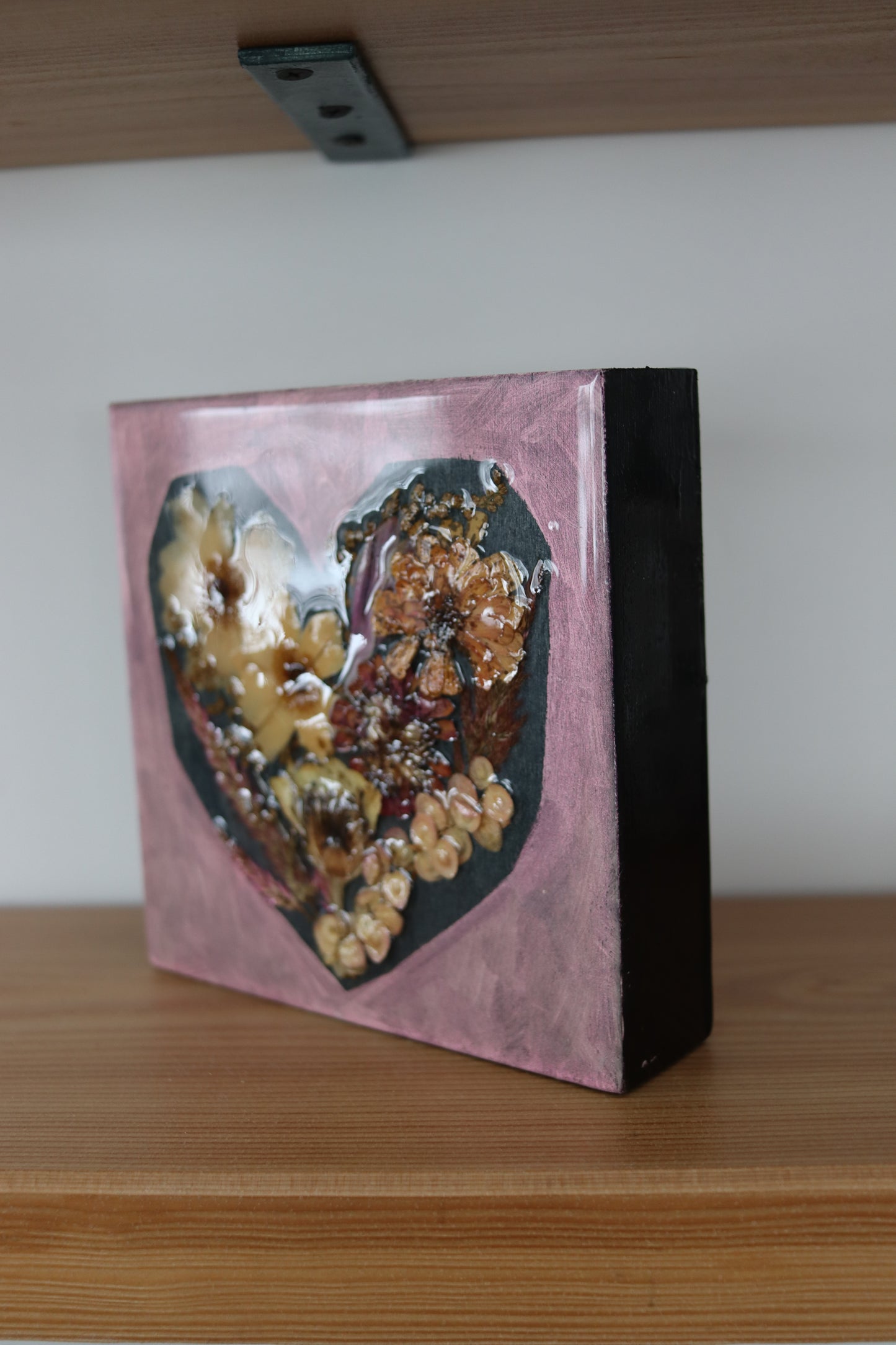 Herbarium Heart - Anemone & Zinnia